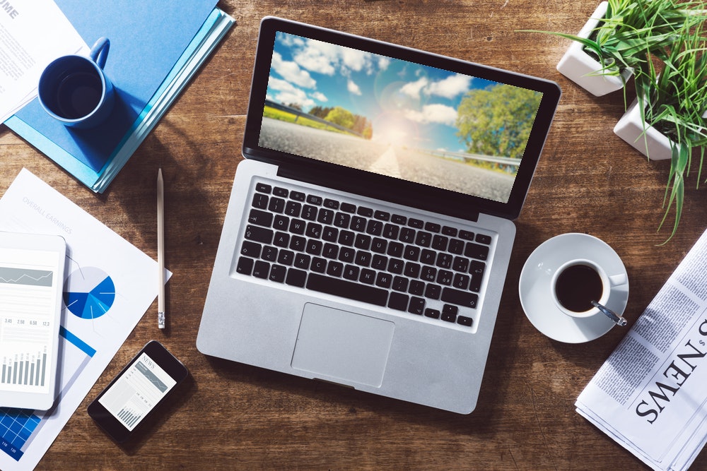 Laptop Laptop auf einem Schreibtisch